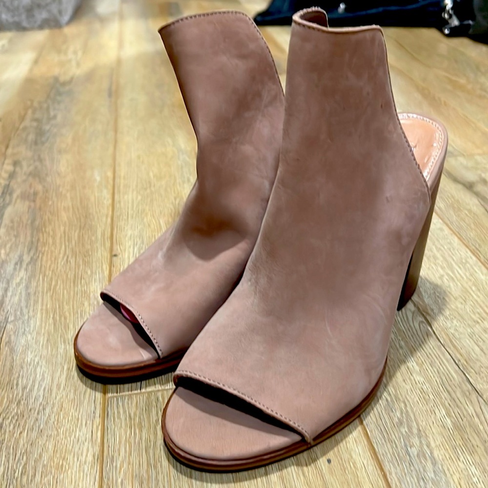 Steve Madden "Tilt" Clogs - NWOB